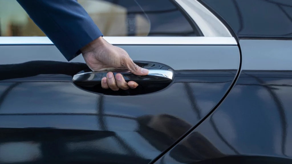 Luxury airport limo service in Orange County CA