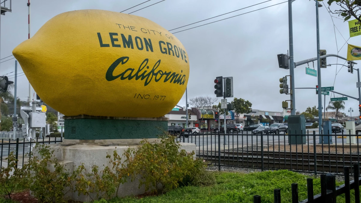 Luxury Transportation Services from San Diego Airport to Lemon Grove